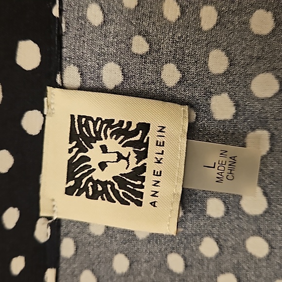 Anne Klein, size large, woman's top, black and with white pokadots, 3/4 sleeves - Picture 5 of 9